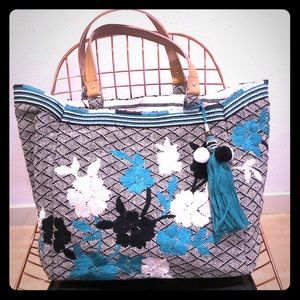 STAR MELA- AMARIS EMBROIDERED TOTE